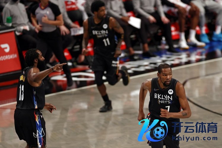 KD：东谈主们说篮网三巨头秉性差别 但无法上场才是失败的最省略素